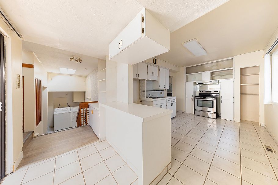 3247 Napier Street Vancouver, BC - 8