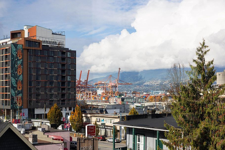 307 1220 E Pender Street Vancouver, BC - 33