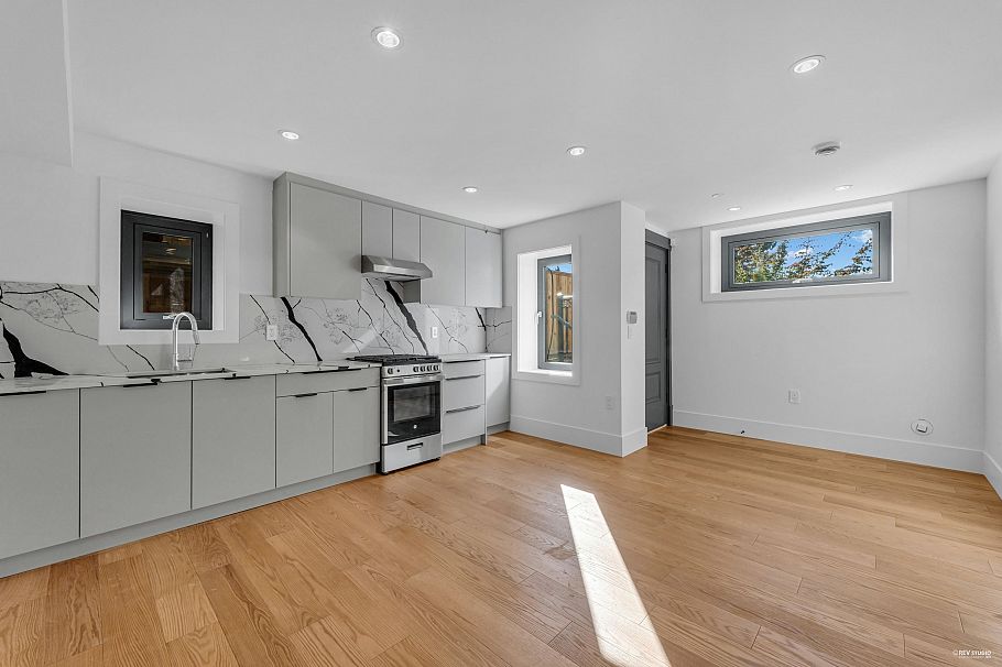 8420 Wiltshire Street Vancouver, BC - 21