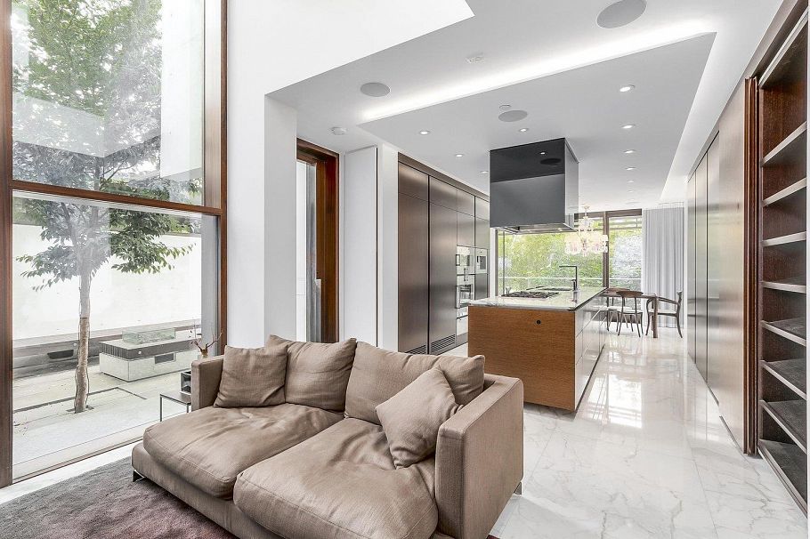 3315 W 38th Avenue Vancouver, BC - 9