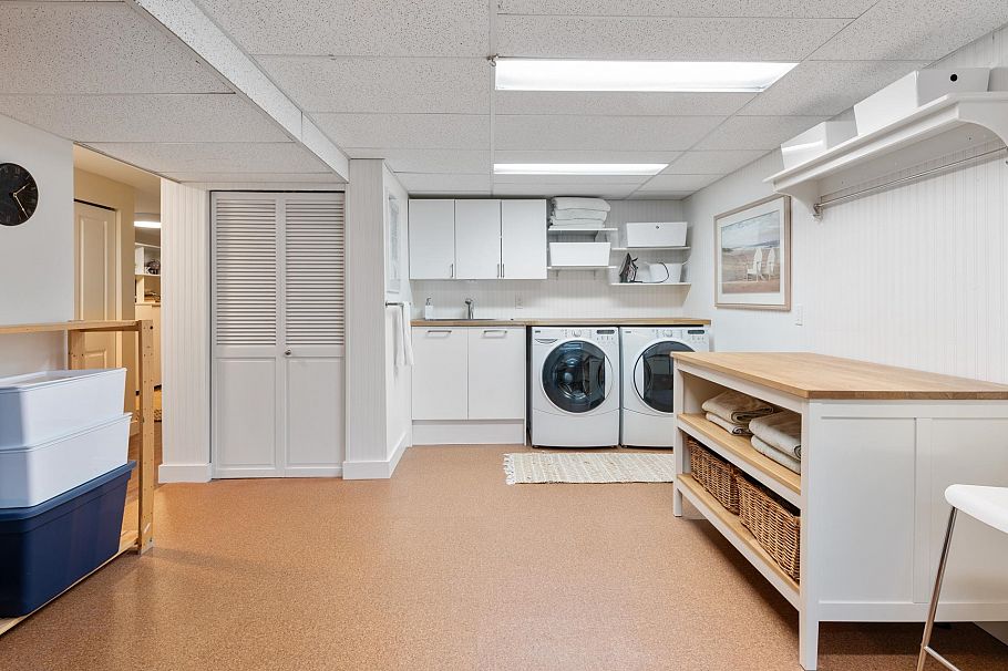 997 Canyon Boulevard North Vancouver, BC - 24