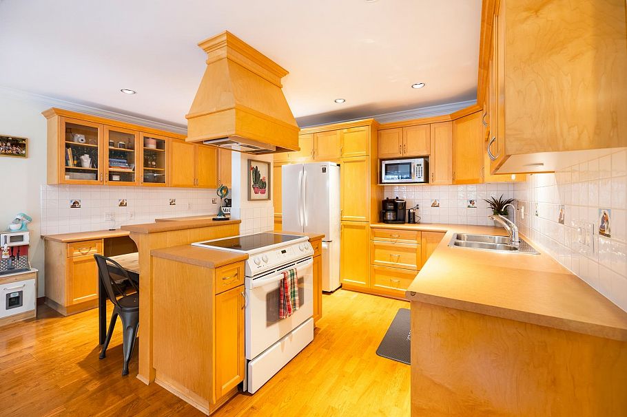 301 1235 W 15th Avenue Vancouver, BC - 4