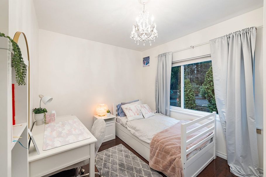 4233 Capilano Road North Vancouver, BC - 23