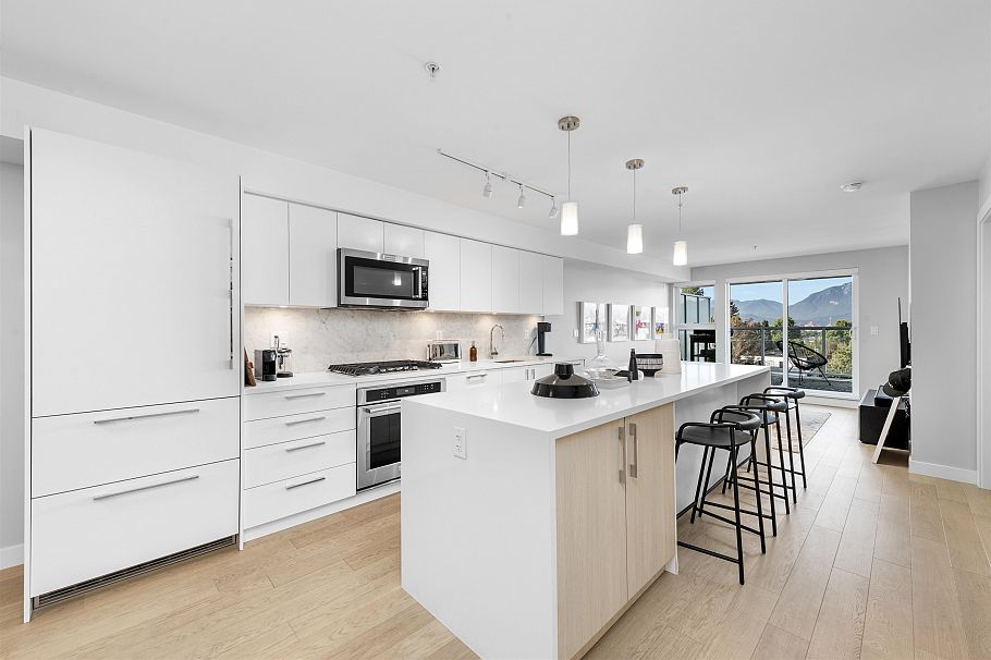 406 2508 Fraser Street Vancouver, BC - 2