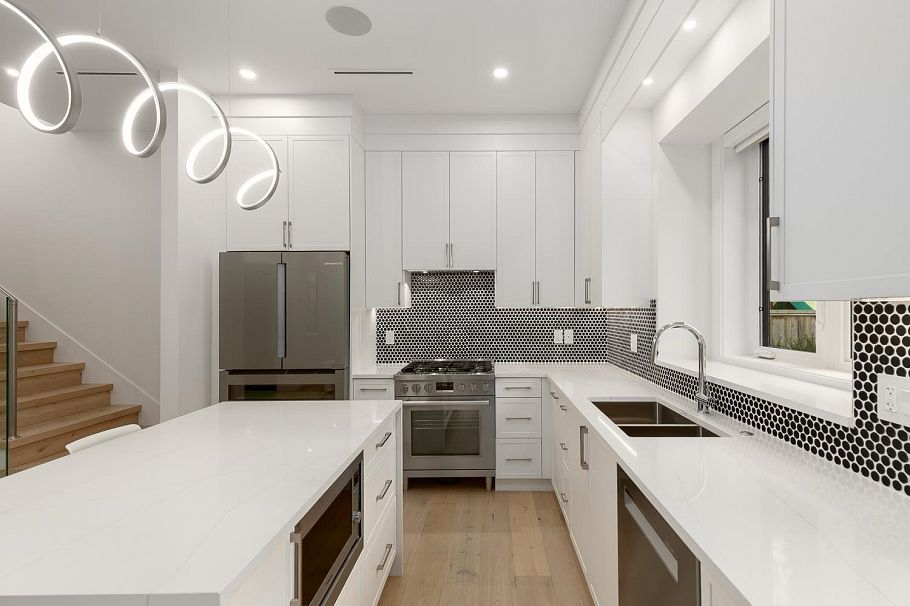 3075 Courtenay Street Vancouver, BC - 10