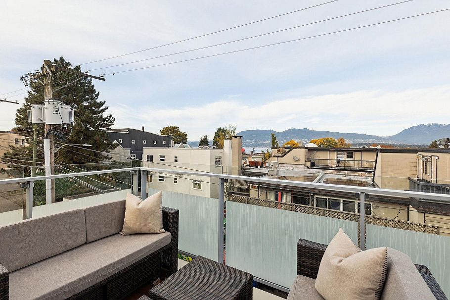 202 1633 Yew Street Vancouver, BC - 26