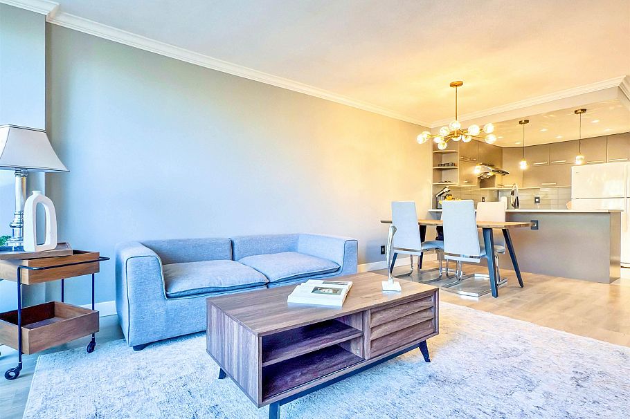 209 2140 Briar Avenue Vancouver, BC - 3