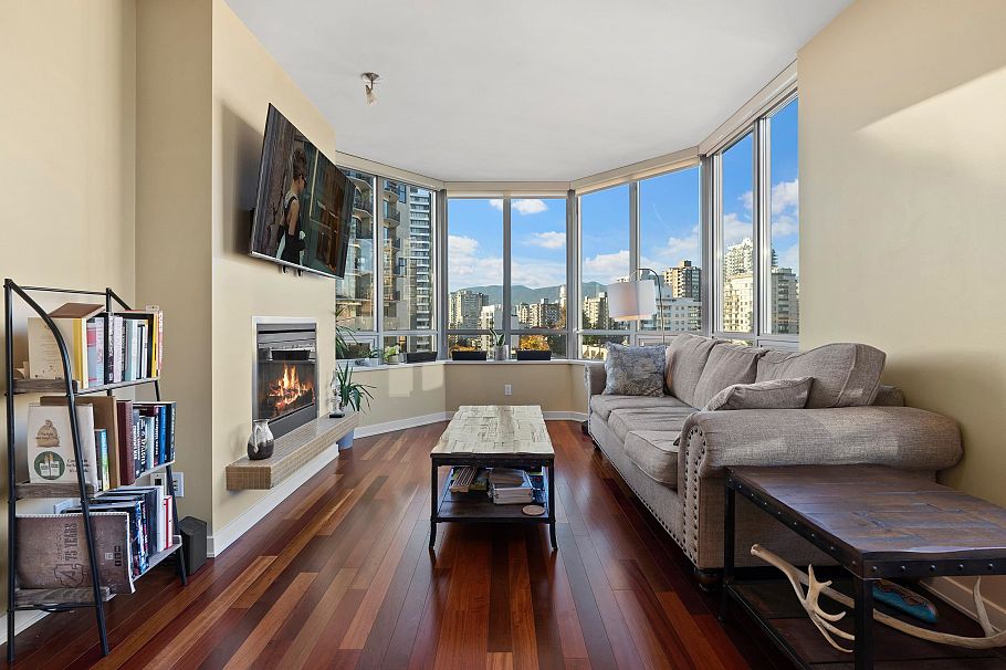 1206 1005 Beach Avenue Vancouver, BC - 2