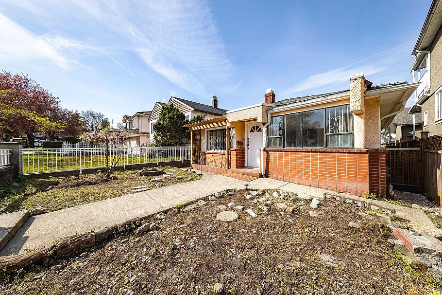 3247 Napier Street Vancouver, BC - 30