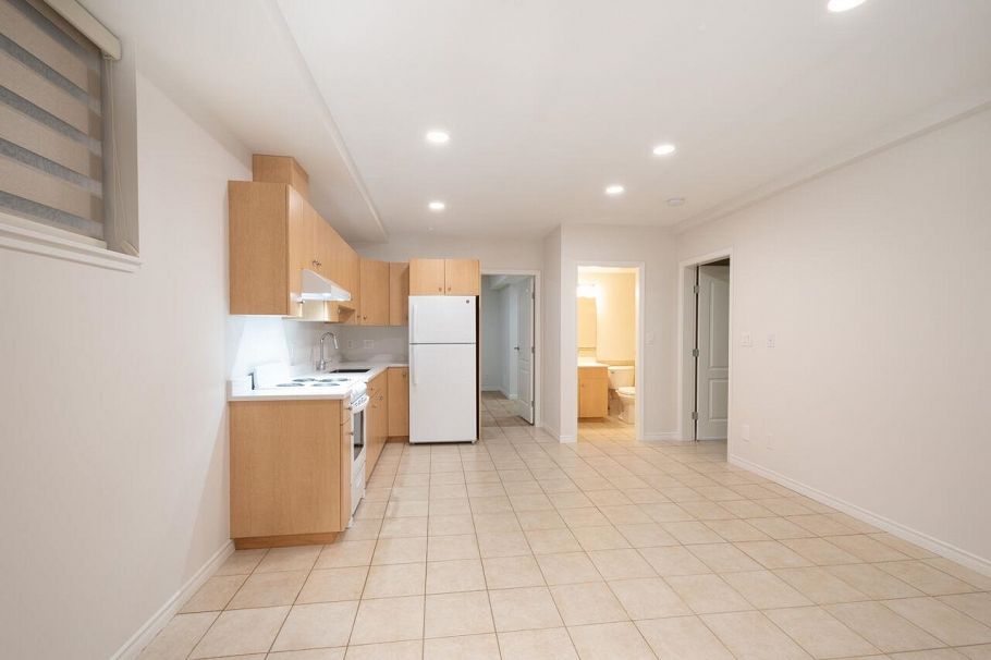 4080 St. Pauls Avenue North Vancouver, BC - 25