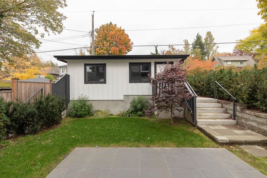 3075 Courtenay Street Vancouver, BC - 26