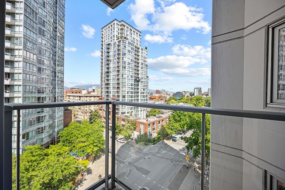 907 58 Keefer Place Vancouver, BC - 11