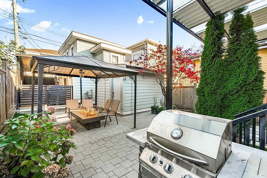 7380 Ontario Street Vancouver, BC - 35