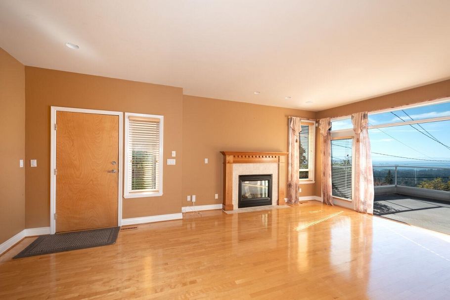 4080 St. Pauls Avenue North Vancouver, BC - 2