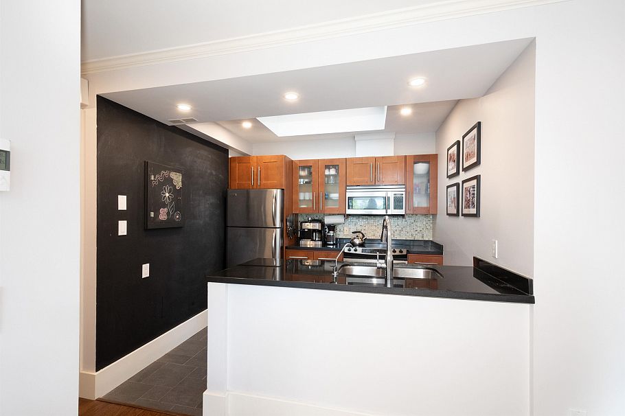 402 2250 W 3rd Avenue Vancouver, BC - 11