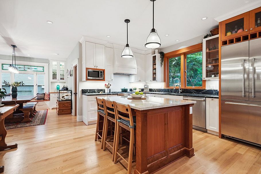 346 E 5th Street North Vancouver, BC - 5