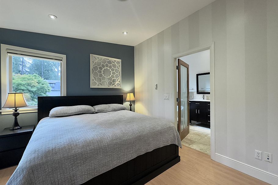 3681 Henderson Avenue North Vancouver, BC - 17