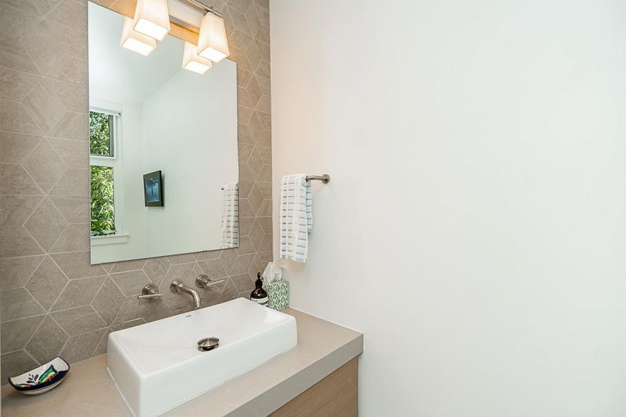 102 1205 Harold Road North Vancouver, BC - 14