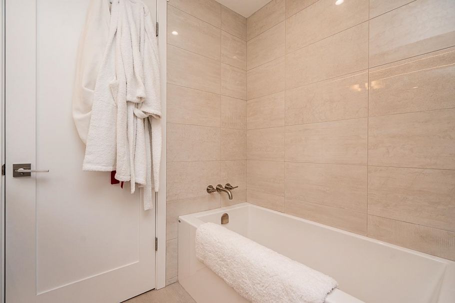 102 1205 Harold Road North Vancouver, BC - 17