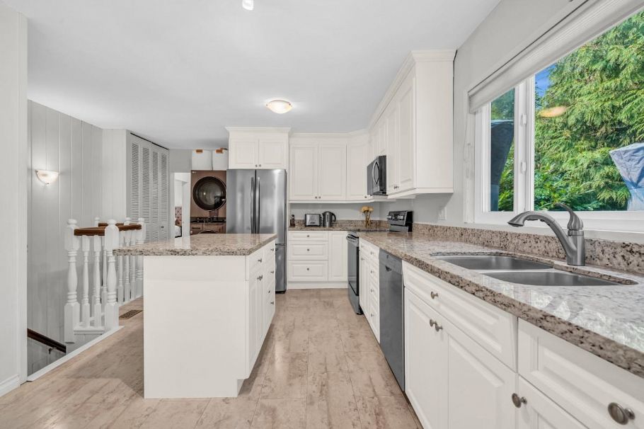 4233 Capilano Road North Vancouver, BC - 15