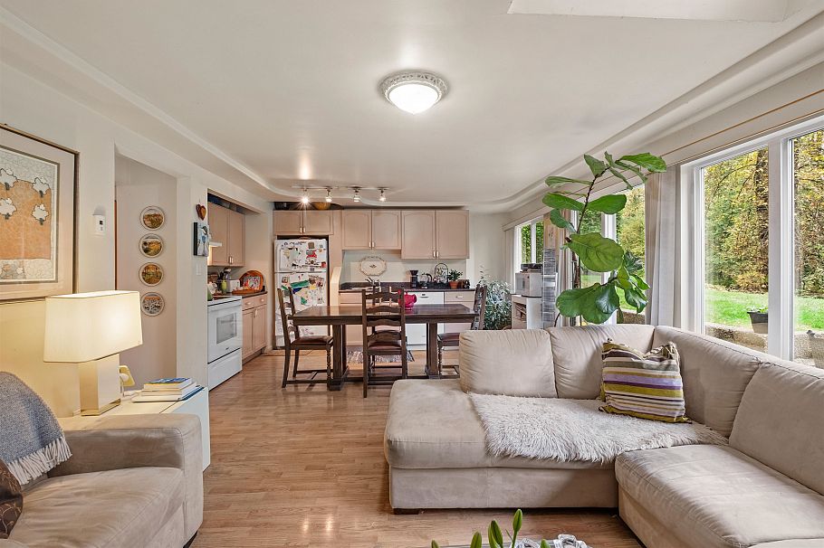 682 Seymour Boulevard North Vancouver, BC - 35