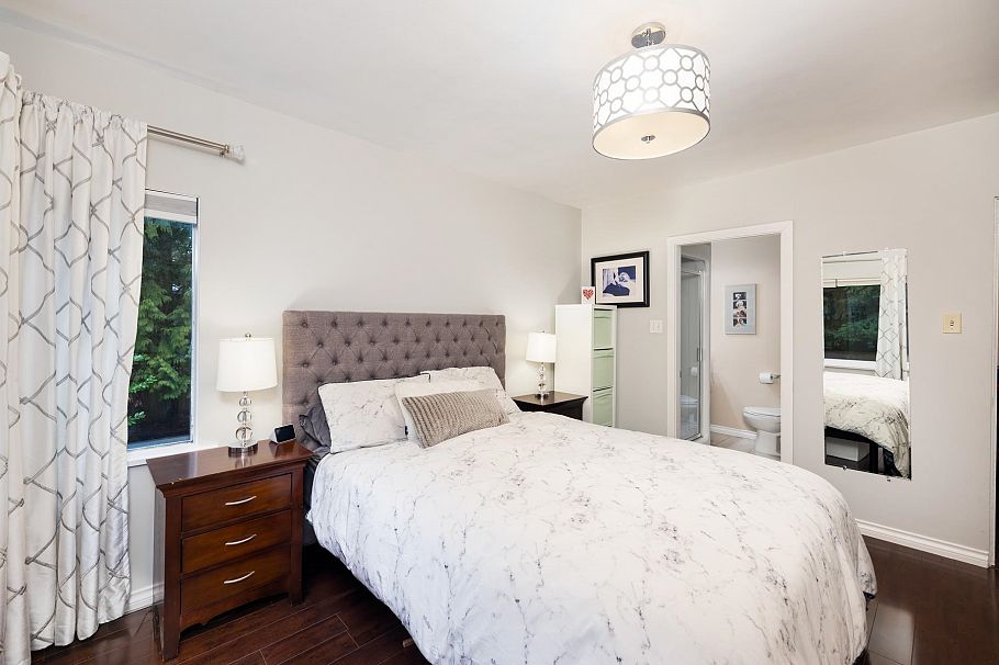 4233 Capilano Road North Vancouver, BC - 21