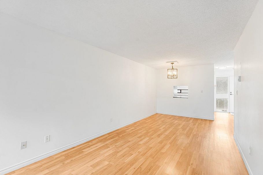 216 140 E 4th Street North Vancouver, BC - 8