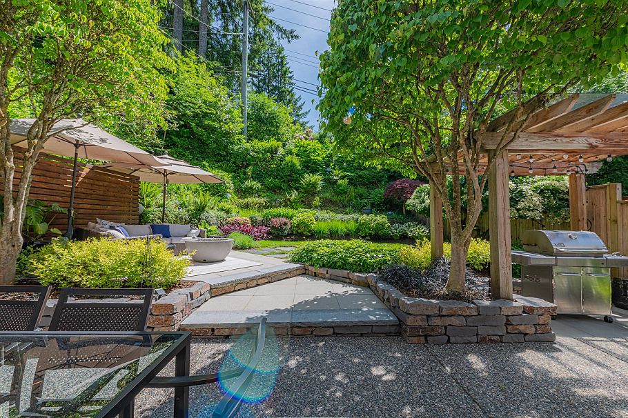 997 Canyon Boulevard North Vancouver, BC - 34