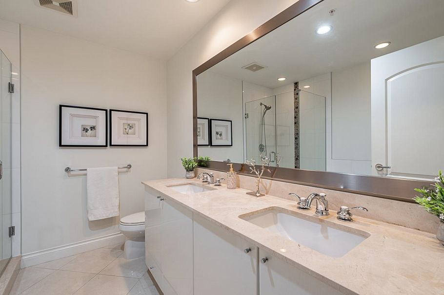 PH3 162 Victory Ship Way North Vancouver, BC - 14