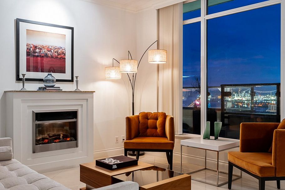 PH3 162 Victory Ship Way North Vancouver, BC - 5