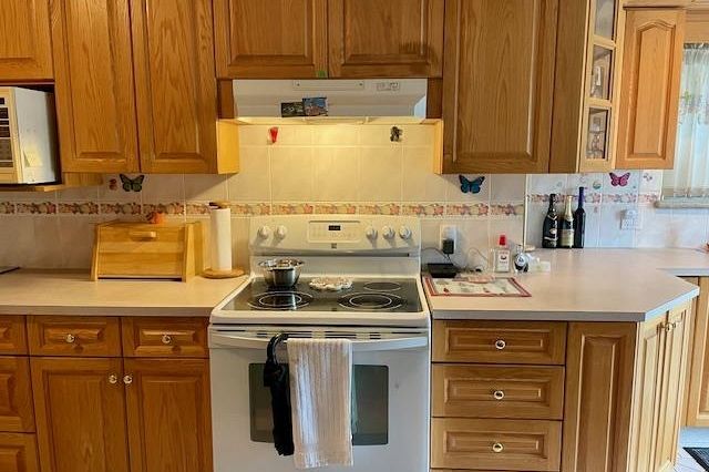 3168 E 16th Avenue Vancouver, BC - 3