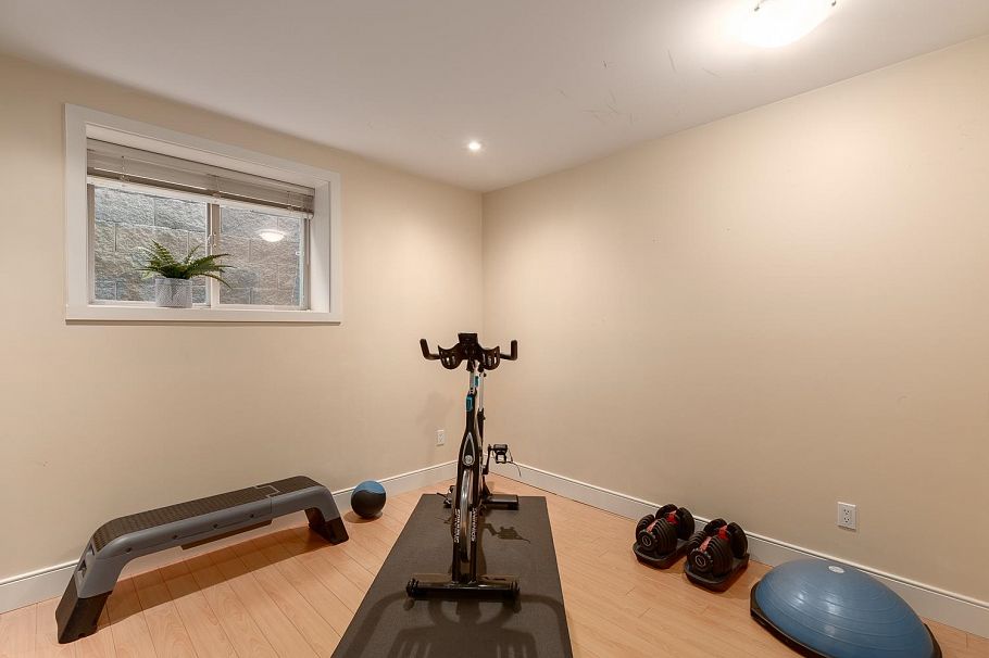 3681 Henderson Avenue North Vancouver, BC - 28