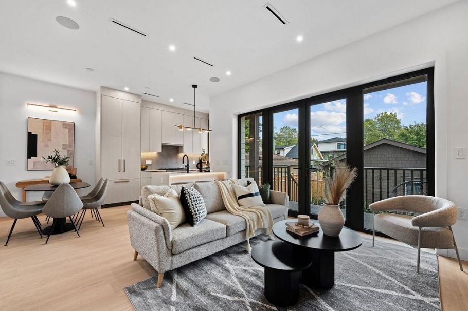 6892 Brooks Street Vancouver, BC - 2