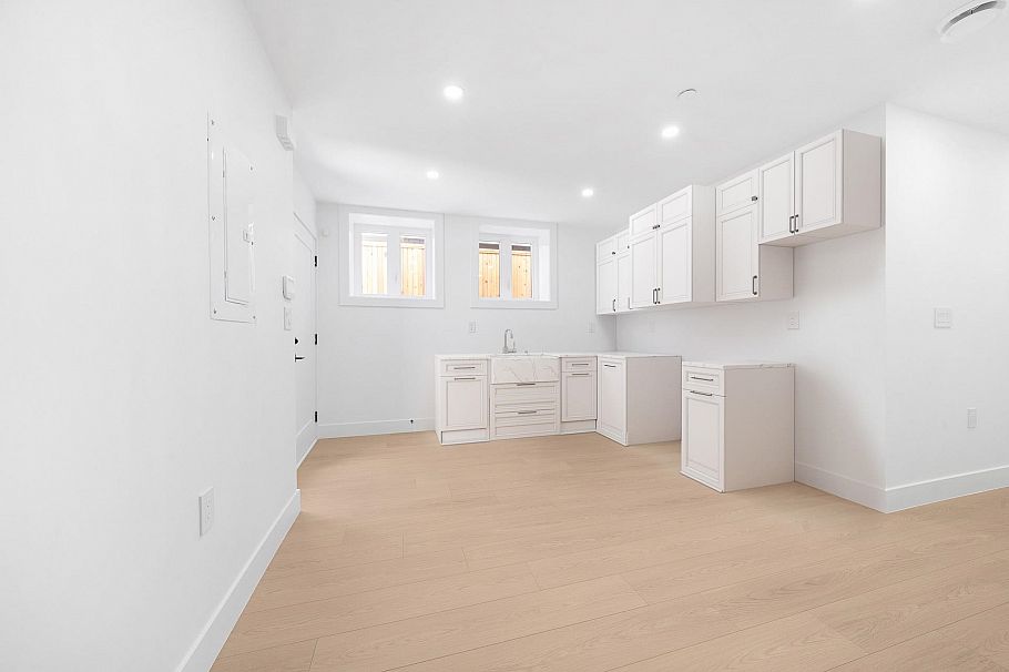 1 7361 Fraser Street Vancouver, BC - 23