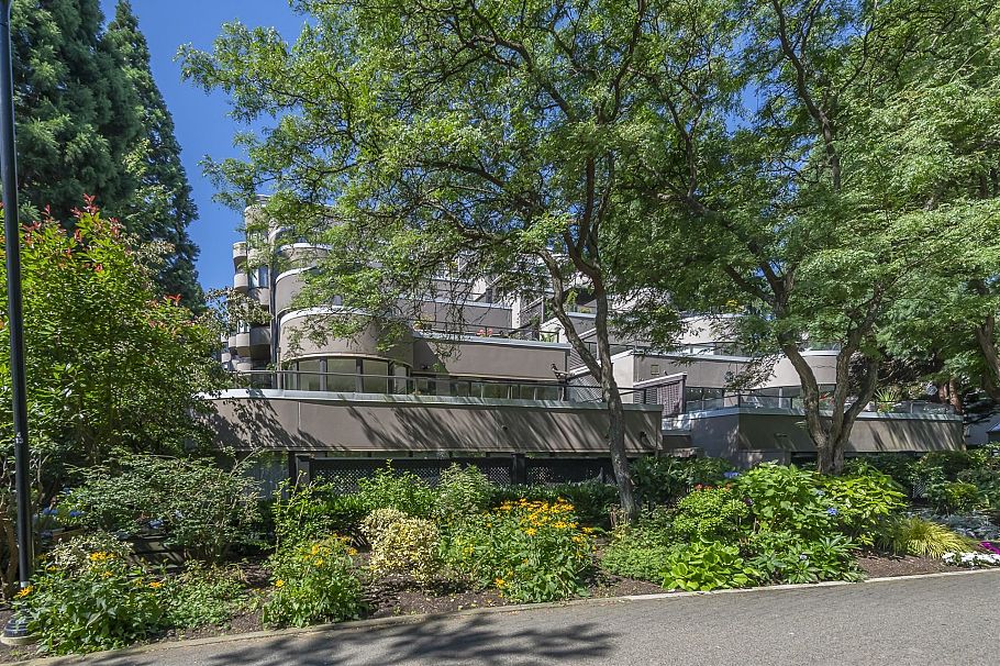 10 1425 Lamey's Mill Road Vancouver, BC - 19