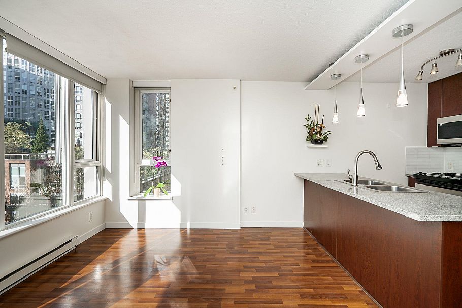 601 1001 Richards Street Vancouver, BC - 7