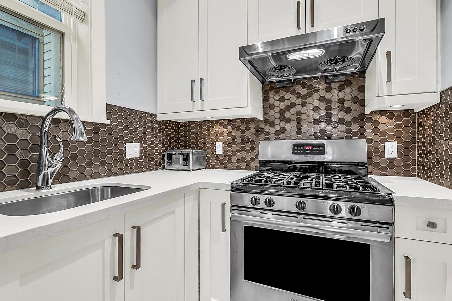 7380 Ontario Street Vancouver, BC - 12