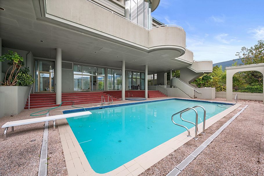 828 Beachview Drive North Vancouver, BC - 31