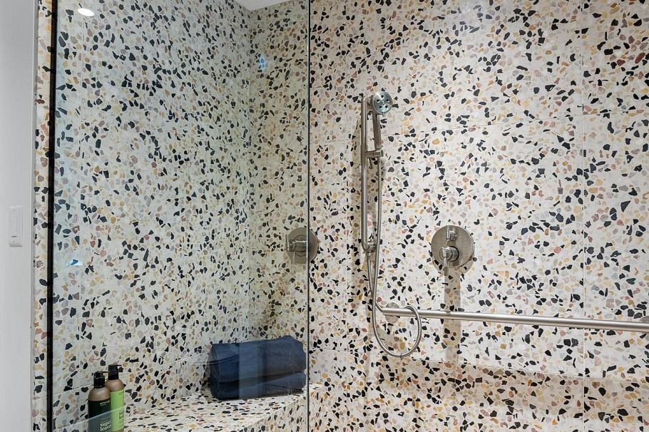 310 55 E Cordova Street Vancouver, BC - 24