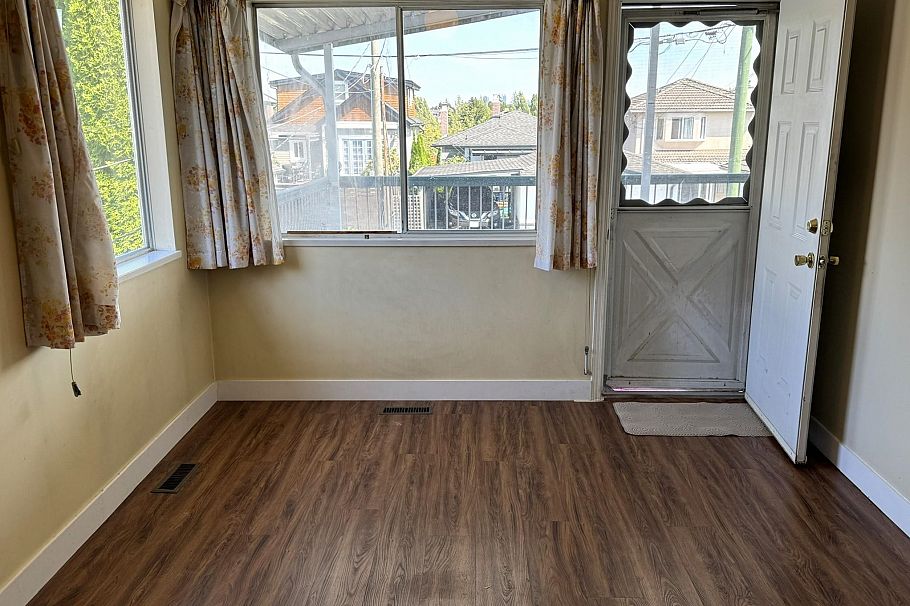 5770 Sherbrooke Street Vancouver, BC - 25