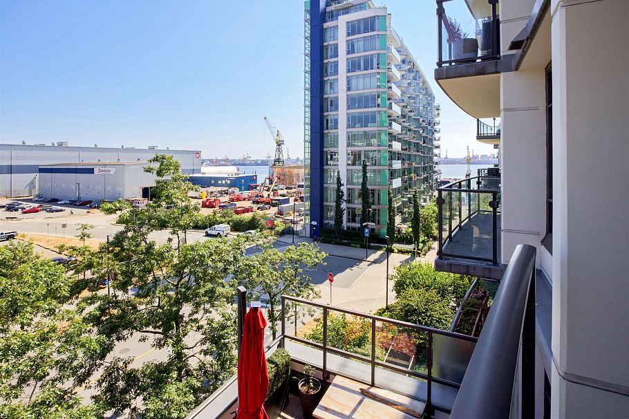 502 172 Victory Ship Way North Vancouver, BC - 16