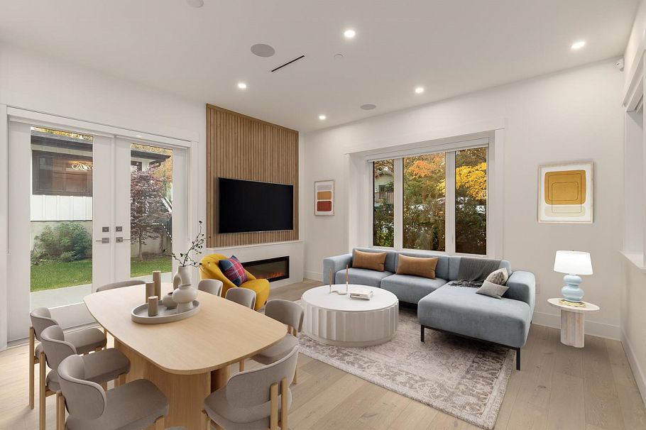 3075 Courtenay Street Vancouver, BC - 4