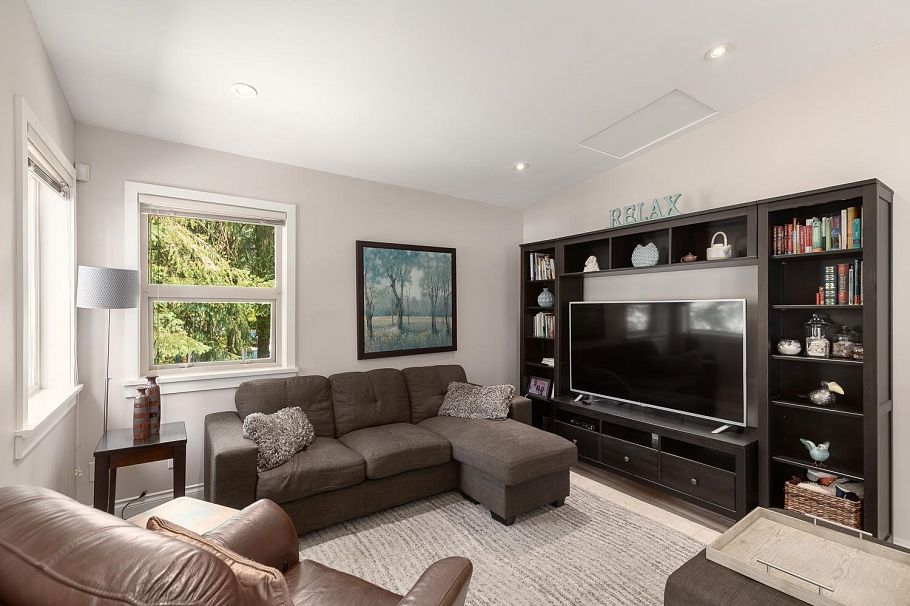 3681 Henderson Avenue North Vancouver, BC - 31