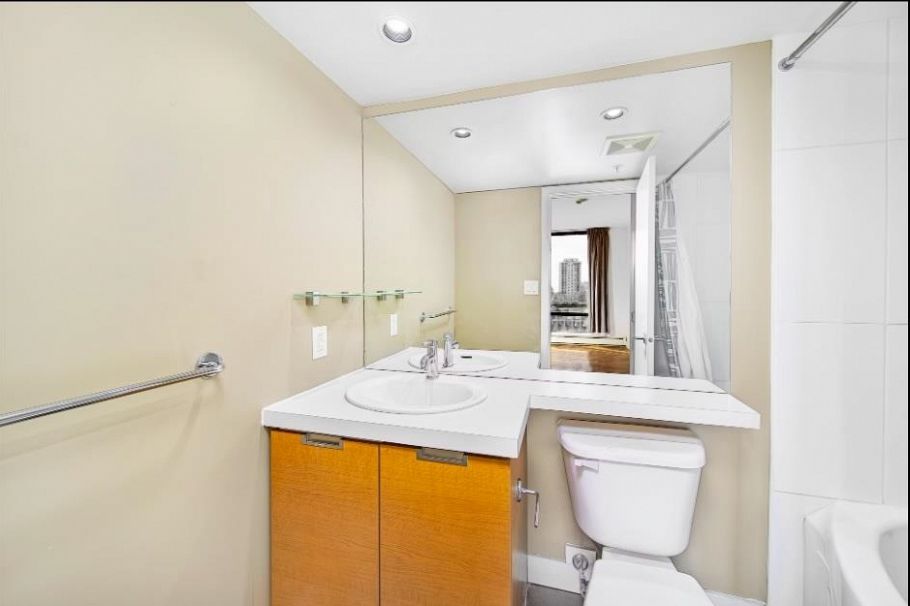 1301 151 W 2nd Street North Vancouver, BC - 18