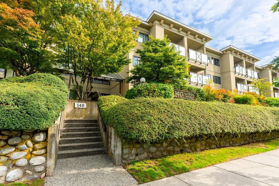 216 140 E 4th Street North Vancouver, BC - 1