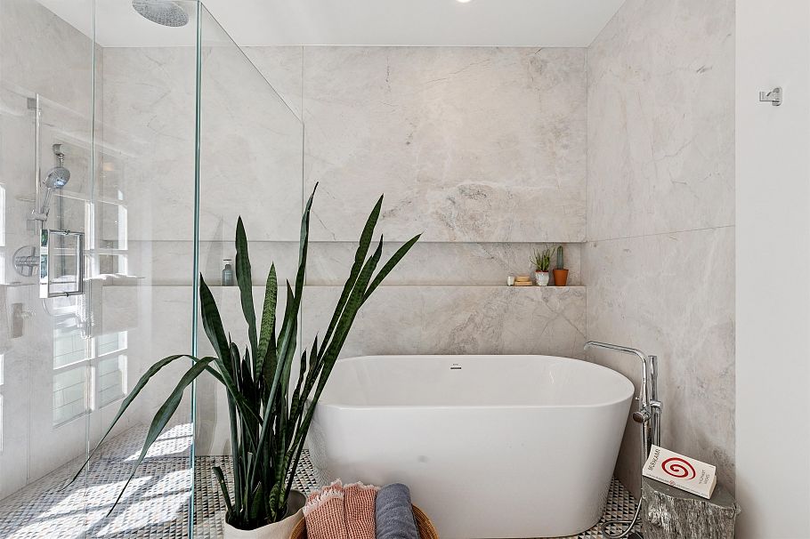 2615 W 2nd Avenue Vancouver, BC - 32