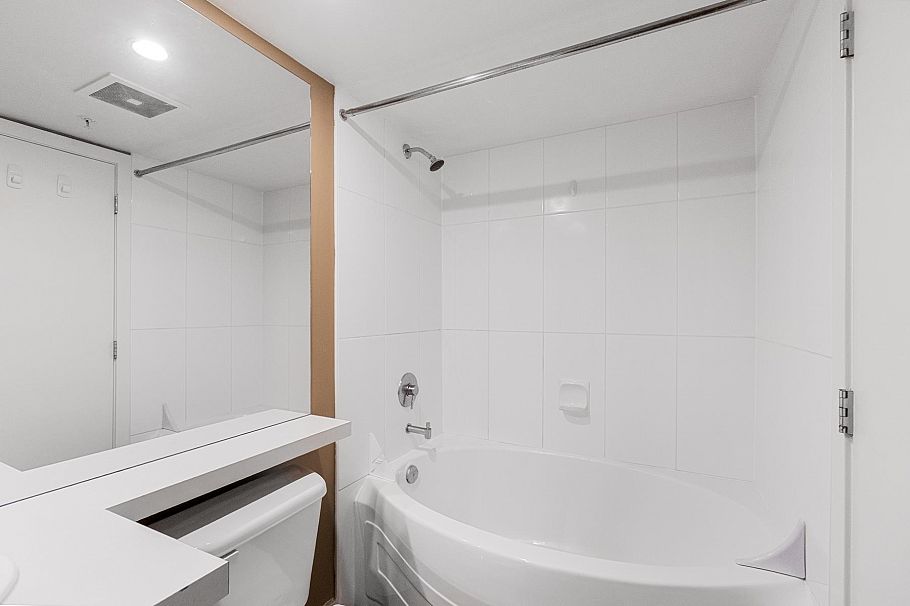 1301 151 W 2nd Street North Vancouver, BC - 25