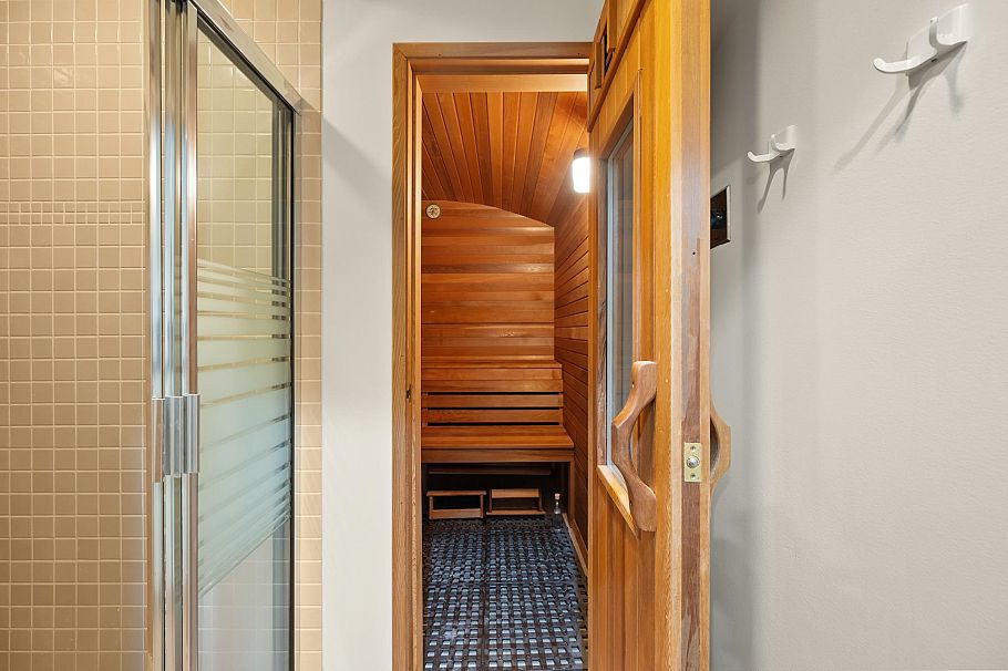 828 Beachview Drive North Vancouver, BC - 17