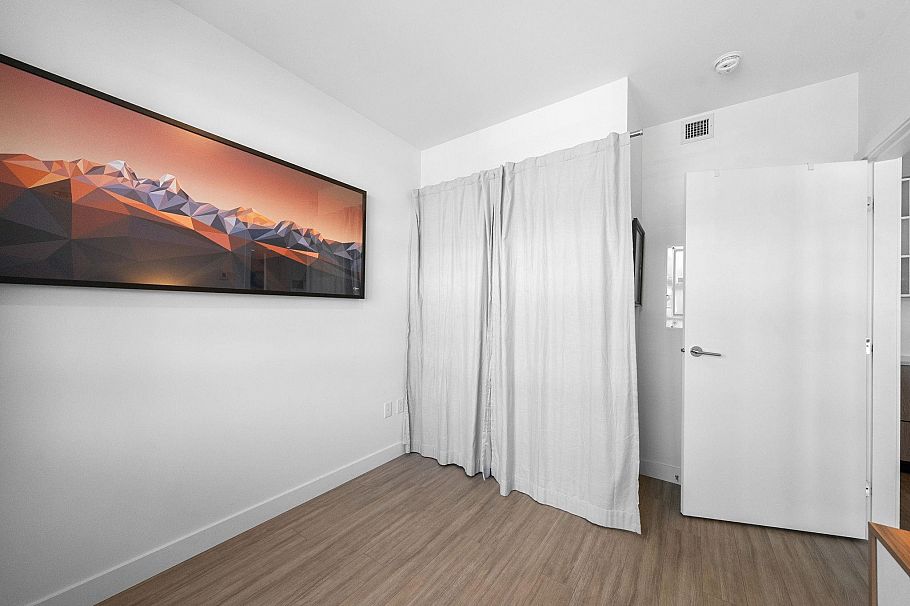 413 747 E 3rd Street North Vancouver, BC - 32