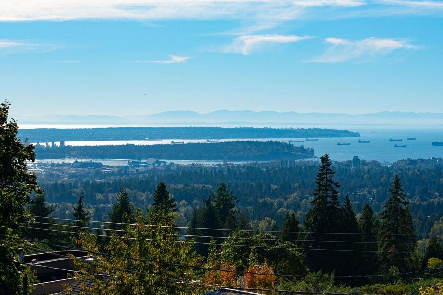 4080 St. Pauls Avenue North Vancouver, BC - 40